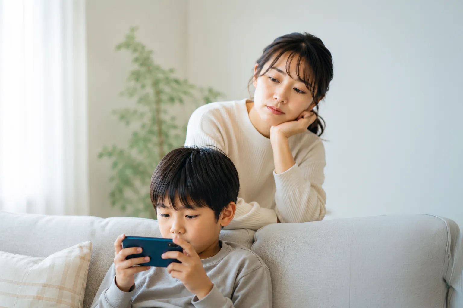 ゲーム中の子どもと話したい母